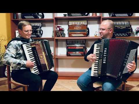 Przy studzience siedziała/Wysoko księżyc na niebie - duet z Tadkiem