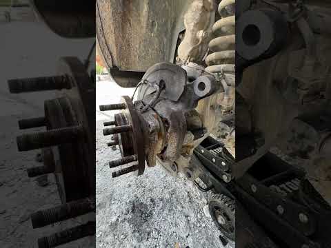 2013-2018 Ram 2500/3500// Fastest way to pull your front axle shaft and wheel hub assembly #cummins