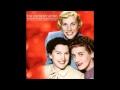 Andrews Sisters - Merry Christmas Polka 