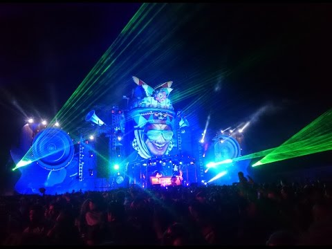 End show Karnaval Festival Moergestel met vuurwerk - 25-02-2017