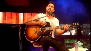 Viajar contigo - Entrevista y Acústico de Alex Ubago en CM 26/11/13