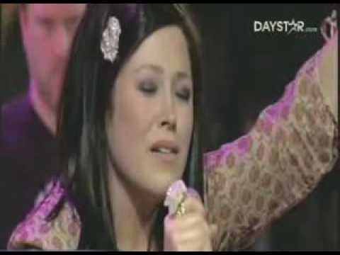 Kari Jobe - How He Loves Us(me ama)