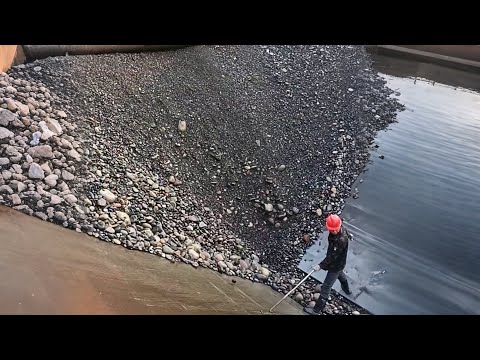 Barge unloading 4000 tons of cobblestone - amazing work - Vlog of work on a barge