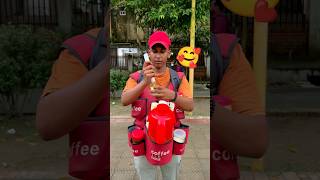 Download lagu Penjual Kopi Ini Adalah Mahasiswa Rajin yang Menjual Kopi Sepanjang Hari dan Belajar di Malam Hari😱☕ #shorts mp3