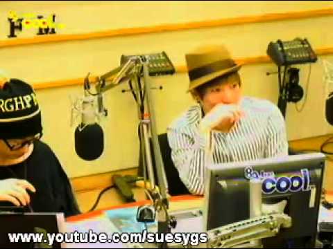 111011-DJEunTeuk Watching TV