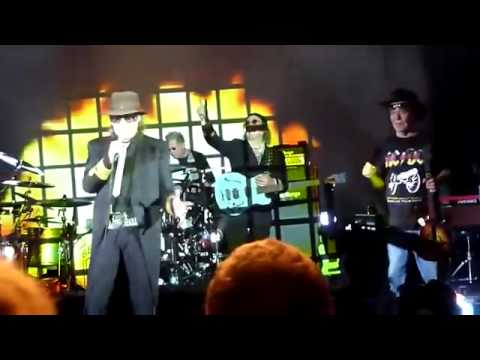 oberfan auf bühne rockliner 2