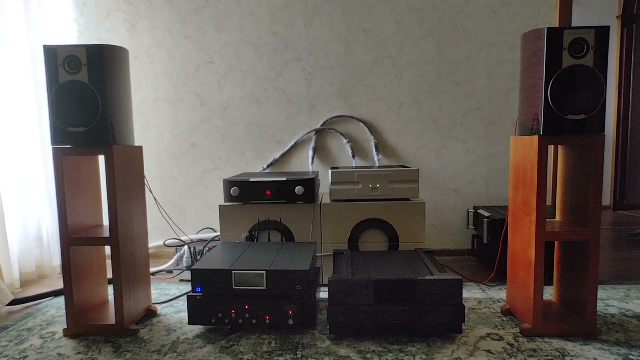Bryston 4b3 & Mark levinson 5206 & 35 & Cary dms 700 & Dali Epicon 2