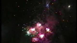 preview picture of video 'Alton Towers fireworks display 1998 (part 3 of 3)'