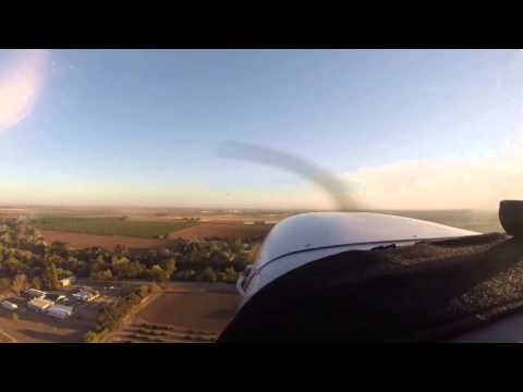 Cessna 172SP Flying the Traffic Pattern