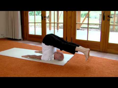 Asana "Schulterstand und Pflug"