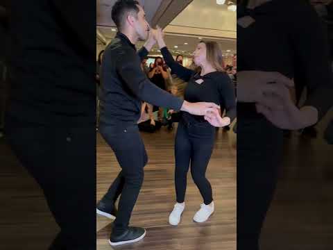 Intermediate Bachata Class Demo - Demetrio & Nicole - Bachata Dance Academy #bachata #bachatadance