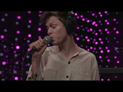download lagu mp3 mp4 Perfume Genius Valley, download lagu Perfume Genius Valley gratis, unduh video klip Perfume Genius Valley