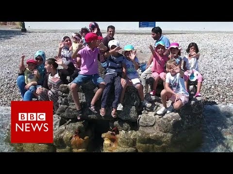 The Greek island where Syrian refugees are welcome - BBC News
