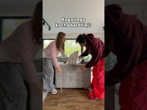 na kogo najpierw spojrzy, tego bardziej kocha👀