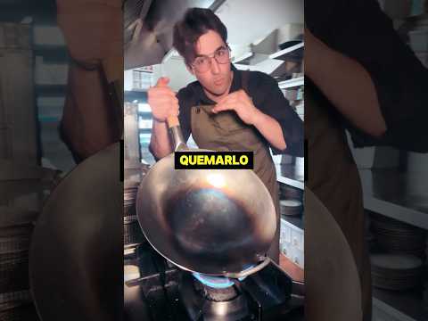 ⚠️ ¡NO COCINES EN EL WOK SIN QUEMARLO ANTES! Ni siquiera un huevo… #shorts #bartender