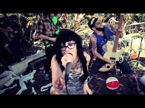iwrestledabearonce - You know that ain't them dogs' real voices (OFFICIAL VIDEO)