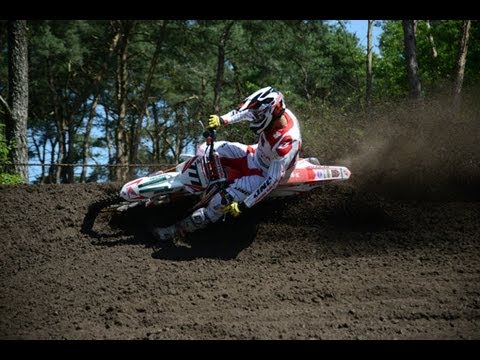 Riding school - Honda World Motocross lesson 4: Riding a sand track