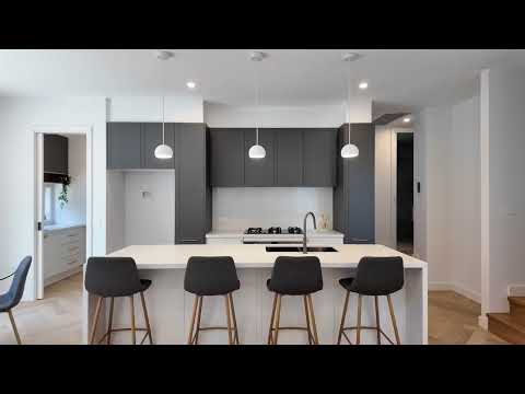 2/8A Bird Street, Eltham, VIC 3095, 3 slaapkamers, 2 badkamers, Townhouse