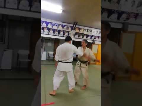 手刀崩しからの入身投げ