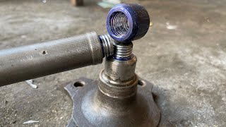 The axle is badly broken, it was a tough job for the mechanic but the mechanic did the repair