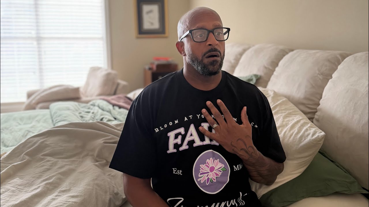 Larry wakes up feeling heart palpitations and tells Brooke he needs to go to the hospital 