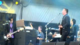 QUEENS OF THE STONE AGE - tangled up in plaid - @ WERCHTER 2011