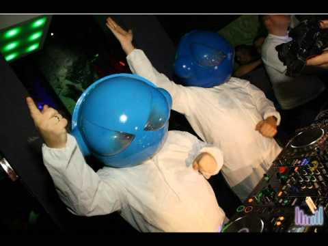 Alan Aztec - Left Outside Alone