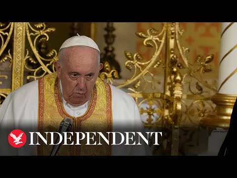 Watch again: Thousands gather for mass with Pope Francis in Budapest