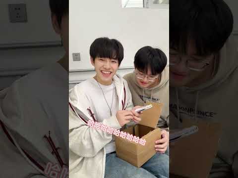 二哥：这锁上的，三个小偷笑傻俩..#小学生 #真实还原 #哥俩日常 #赵鹏皓