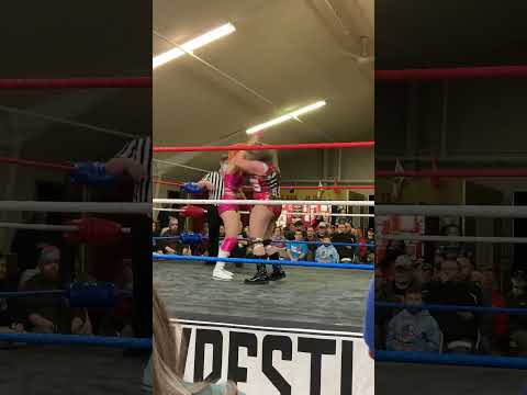 Davienne drops B3cca #limitless #wrestling #shorts