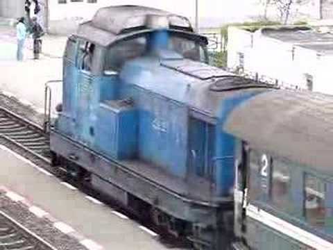 P 9536 Curtea de Arges - Pitesti intrand in Gara Pitesti Sud