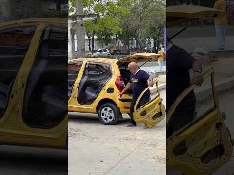 Taxi / sin puertas 😂