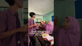 Download lagu bikin baper ketika anak SMA suapin pacarnya makan ‼️‼️‼️#pacaran #romantis #bikinbaper #shorts mp3