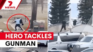 Download lagu Incredible footage shows hero tackling gunman at Bondi beach shooting | 7NEWS mp3 Download lagu Incredible footage shows hero tackling gunman at Bondi beach shooting | 7NEWS mp3
