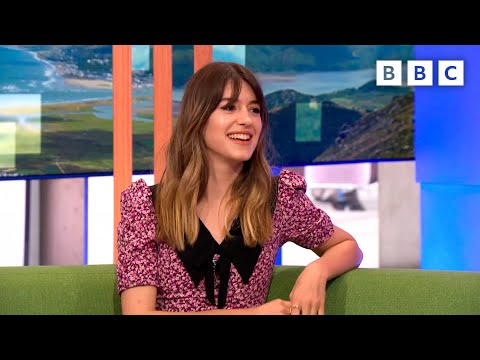 Daisy Edgar-Jones and Harris Dickinson on meeting Reese Witherspoon 🤩