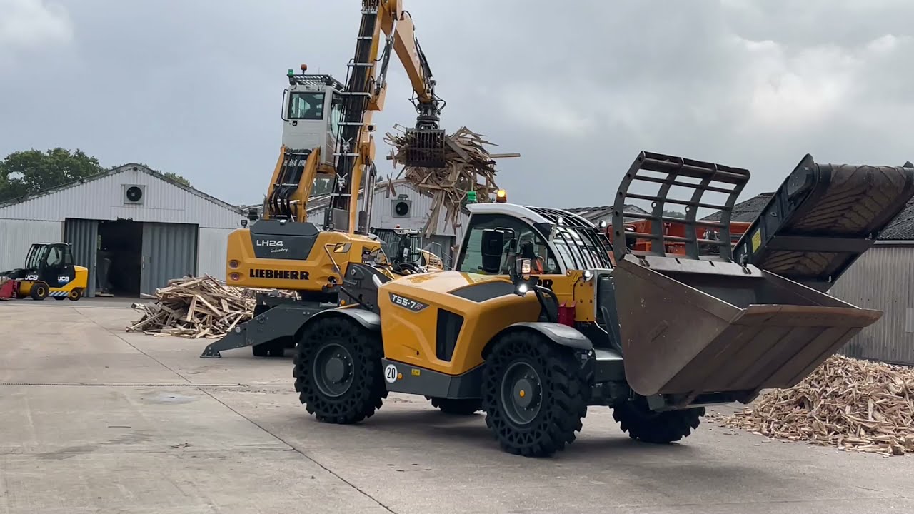 Letsrecycle Live the Liebherr GB waste offering and demonstration