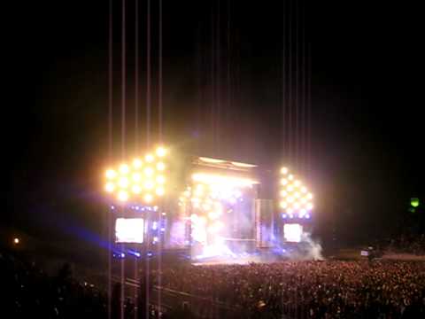 AVB INTRO (She Gave Happiness/Every Other Way) @ EDC 2010