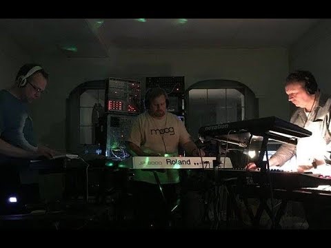 download lagu mp3 mp4 Axxent, download lagu Axxent gratis, unduh video klip Axxent