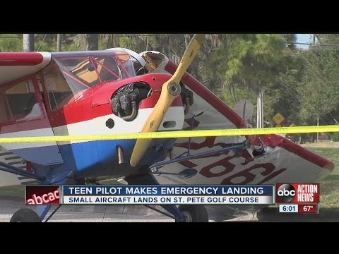 Plane crashes on golf course