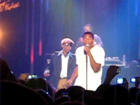 Q-tip ft. Raphael Saadiq - We fight / we love (Live at Montreux Jazz Festival 2009)