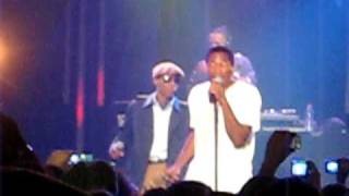 Q-tip ft. Raphael Saadiq - We fight / we love (Live at Montreux Jazz Festival 2009)
