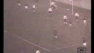 József Bozsik trifft beim 6:3 gegen England (1953)