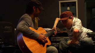 &#39;Somewhere In The Middle&#39; - Justin Hines