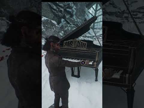 Verso Plays the Piano Differently 👀🎹