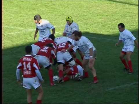 ruba palla e riparte