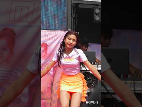 170827 애플비(Apple.B) 대학로 게릴라콘서트 우쭈쭈 유림