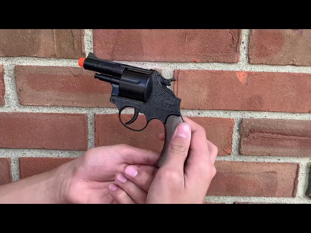 Vídeo relacionado con Gonher - Playset Cowboy, Revolver con 12 Disparos (235/0)