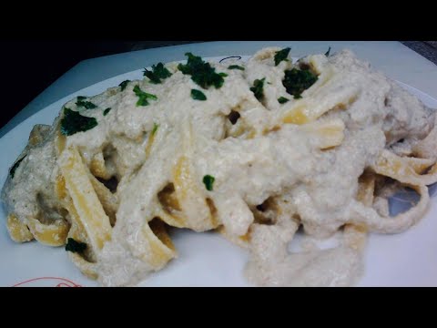 Pasta burro, acciughe, noci e capperi. Facile, veloce, e un abbinamento veramente gustoso.Da provare