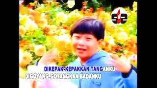 Download lagu Di Kepak Kepakan Tanganku - Kevin & Karyn (Custom) mp3