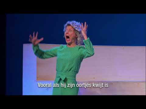Proefpuber, scène uit Tis Hier Geen Hotel 2 Theatervoorstelling
